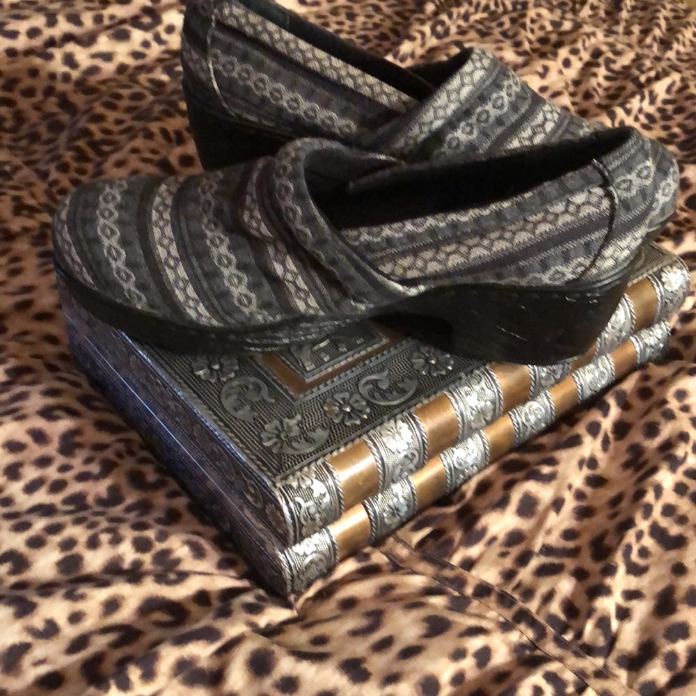 BOC Born Striped Pattern Fabric Clogs Mules Shoes - Picture 4 of 9